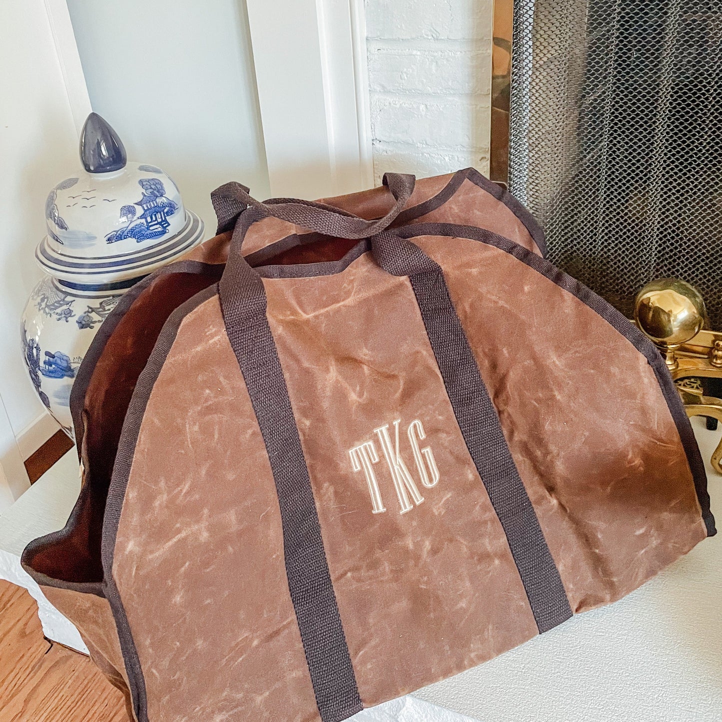 WAXED LOG CARRIER